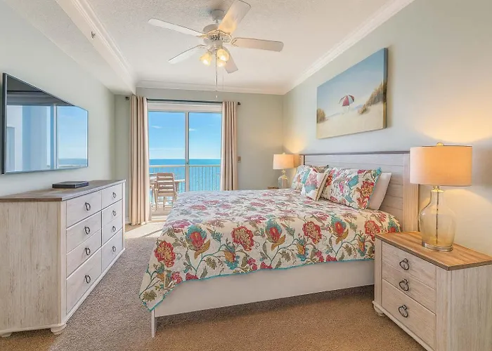 Island Royale- Beachfront Penthouse Apartment