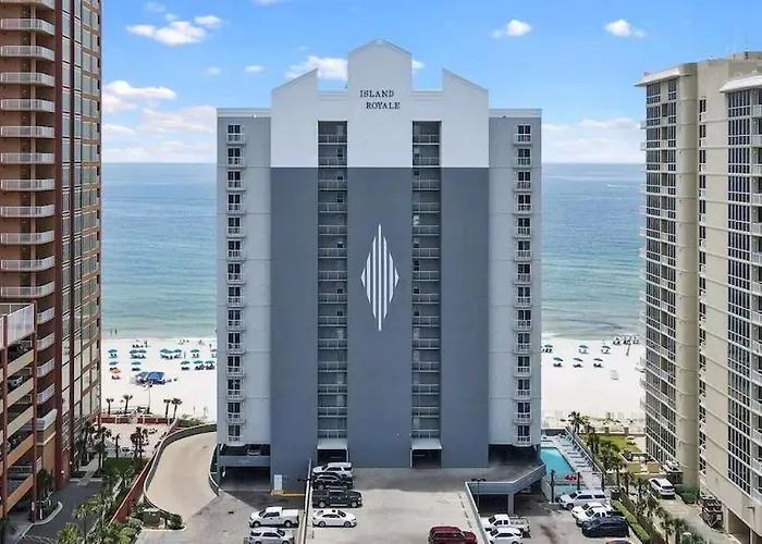 Island Royale- Beachfront Penthouse Apartment